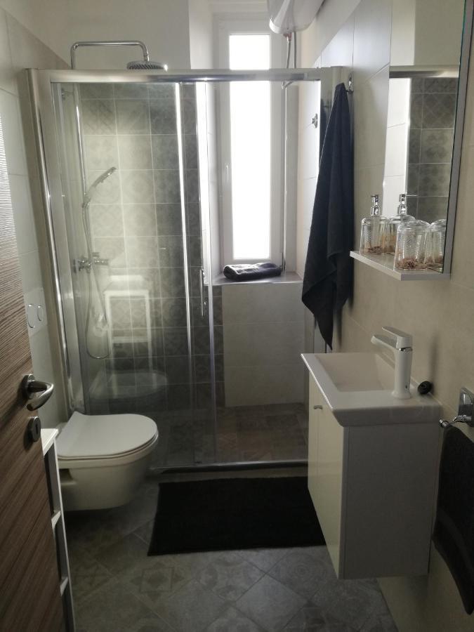 Apartment Stefania On The Beach Коромачно Екстер'єр фото