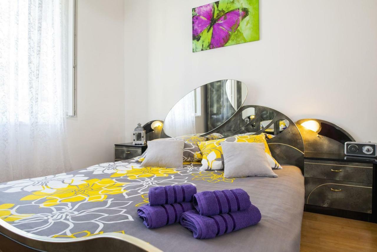 Apartment Stefania On The Beach Коромачно Екстер'єр фото