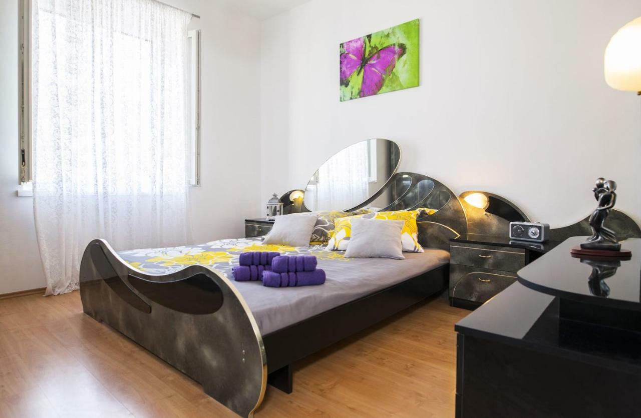 Apartment Stefania On The Beach Коромачно Екстер'єр фото